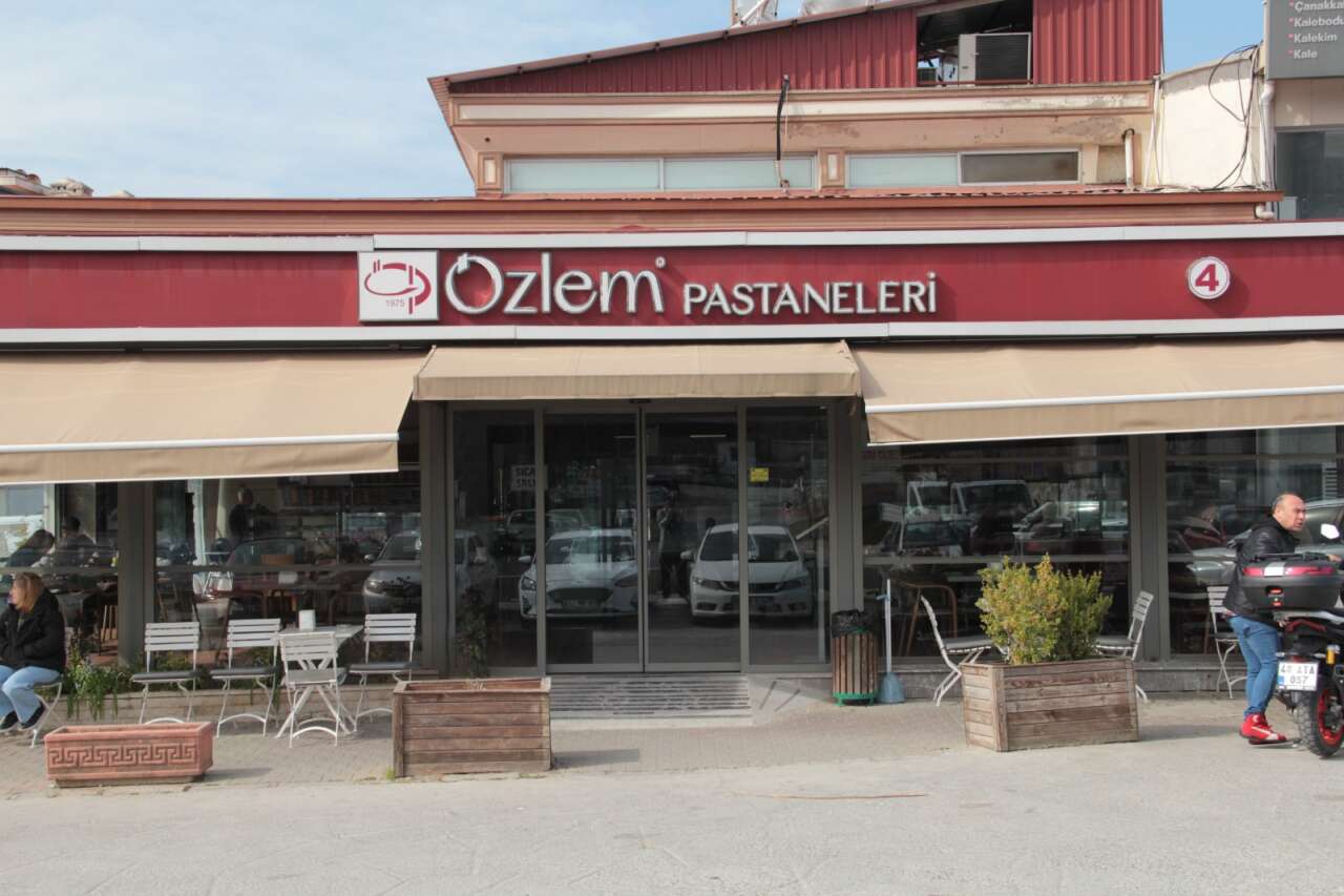 Muğla’nın Geleneksel Lezzeti: Saraylı Tatlısı Özlem Pastaneleri ile Türkiye’ye Ulaşıyor 1